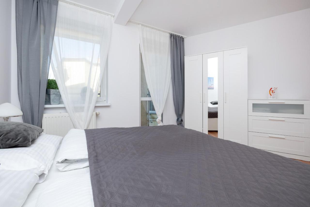 Port Kolobrzeg Str Towarowa By Jantar Apartamenty Kołobrzeg Buitenkant foto